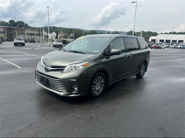 2019 Toyota Sienna XLE