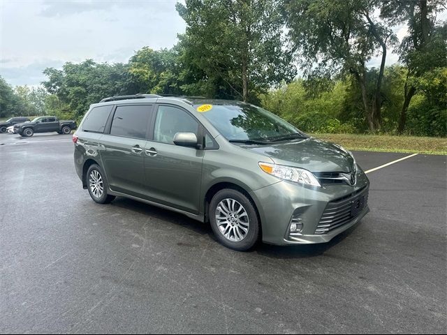 2019 Toyota Sienna XLE