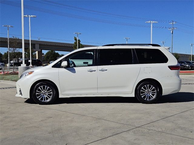 2019 Toyota Sienna 