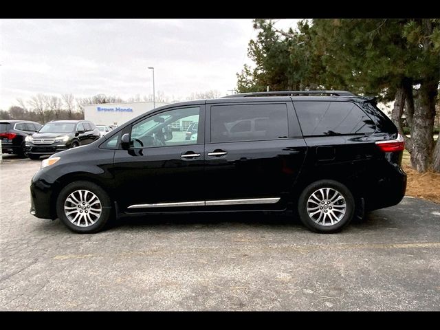 2019 Toyota Sienna 