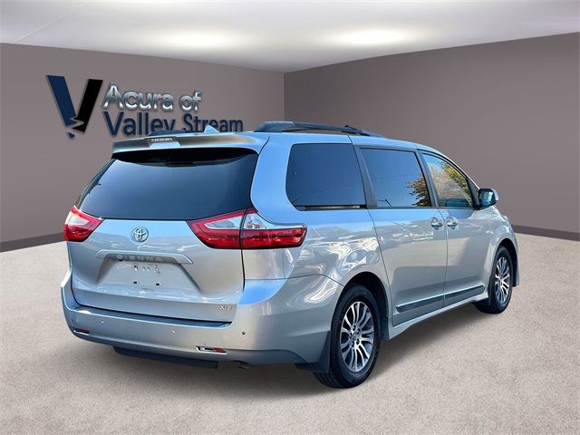 2019 Toyota Sienna 