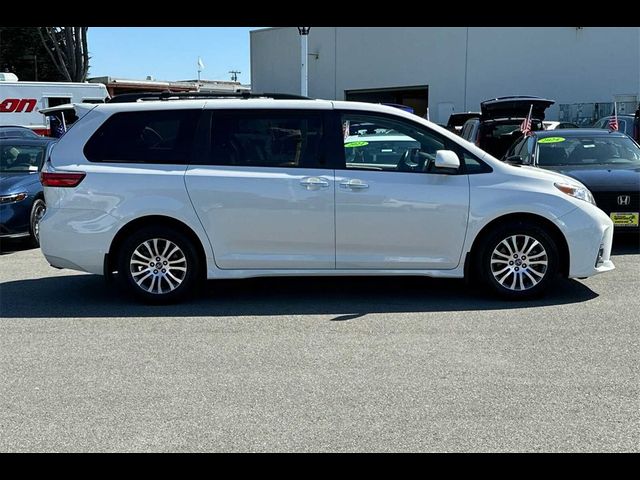 2019 Toyota Sienna XLE Premium