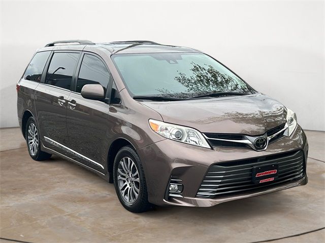 2019 Toyota Sienna XLE