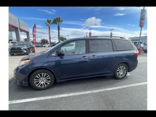 2019 Toyota Sienna 