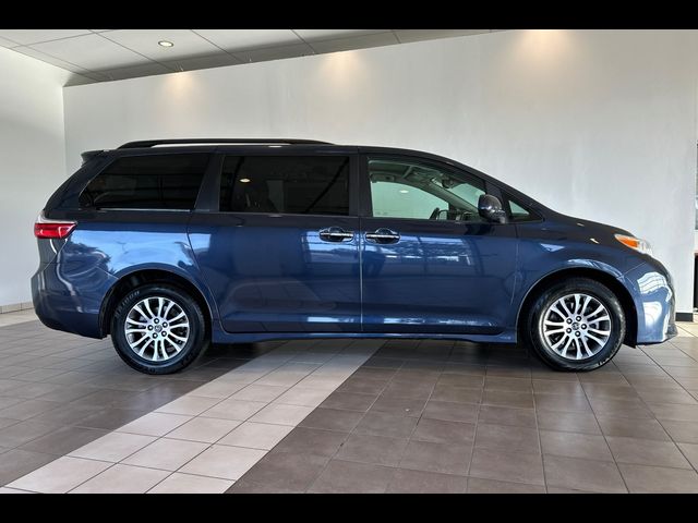 2019 Toyota Sienna 