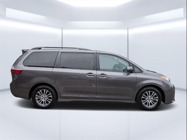 2019 Toyota Sienna 