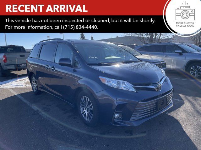 2019 Toyota Sienna 