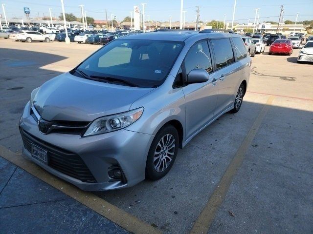 2019 Toyota Sienna 