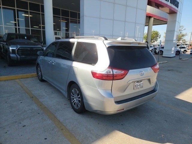 2019 Toyota Sienna 