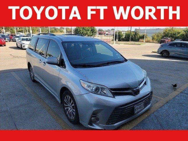 2019 Toyota Sienna 