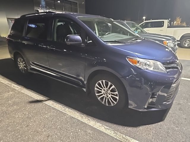 2019 Toyota Sienna 