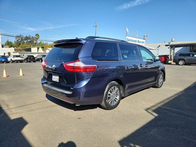 2019 Toyota Sienna 