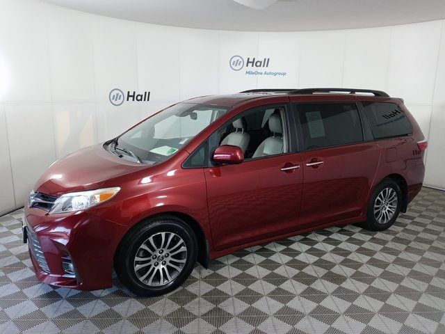 2019 Toyota Sienna 