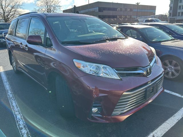 2019 Toyota Sienna 