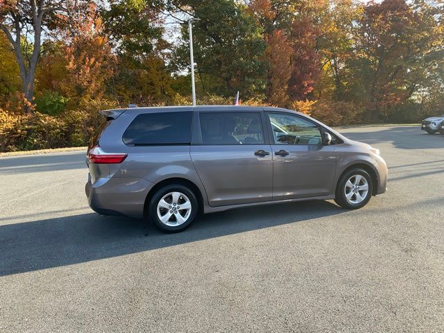 2019 Toyota Sienna L