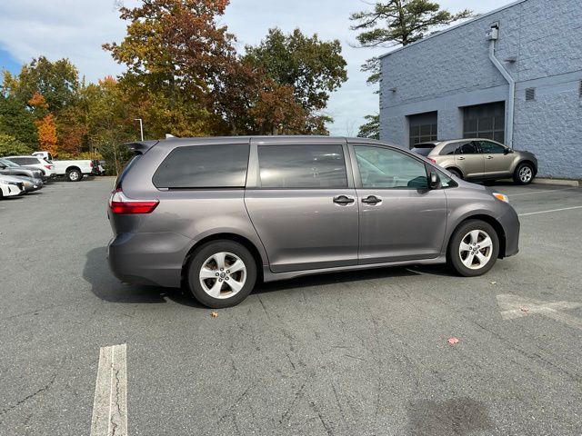 2019 Toyota Sienna L