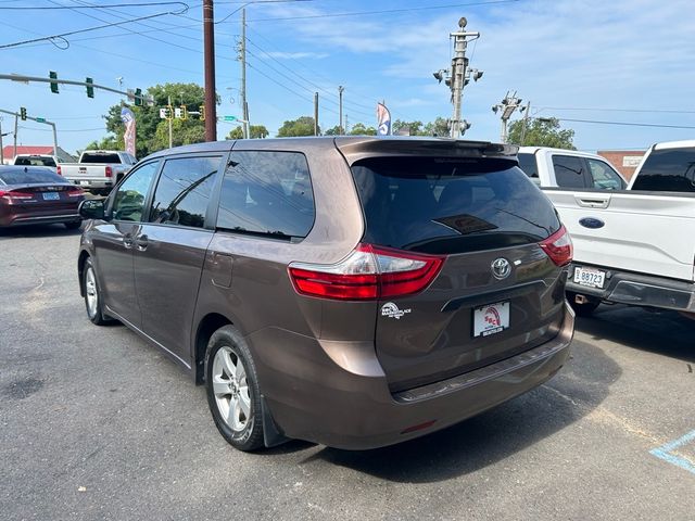 2019 Toyota Sienna L