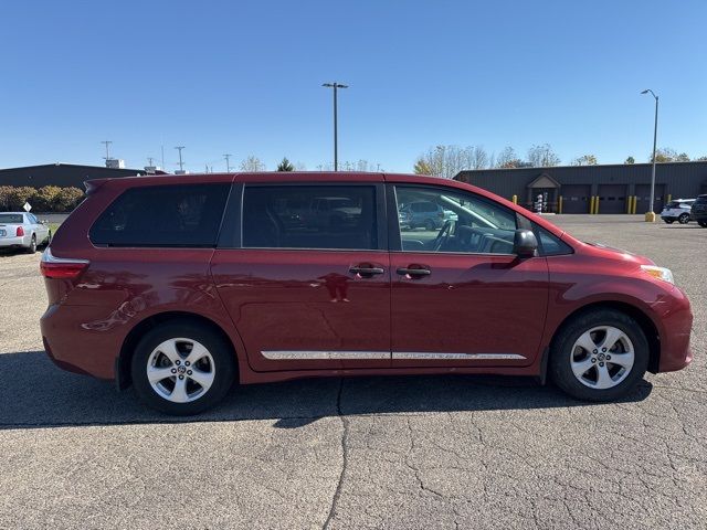 2019 Toyota Sienna L