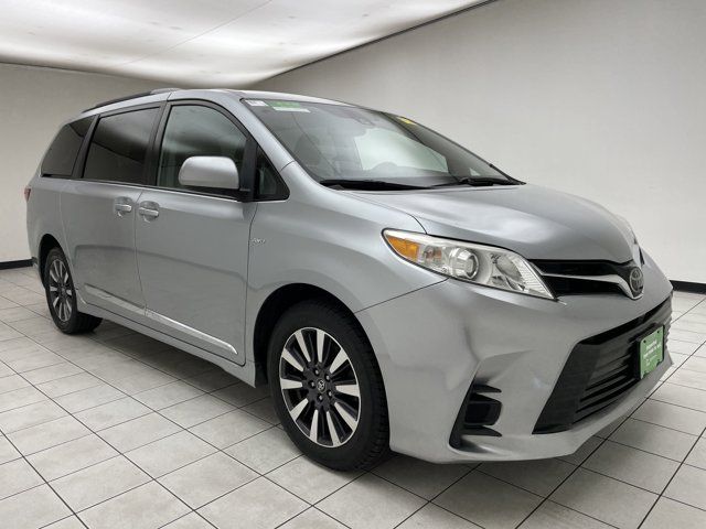 2019 Toyota Sienna LE