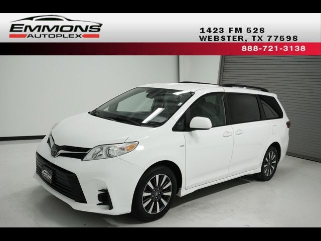 2019 Toyota Sienna LE