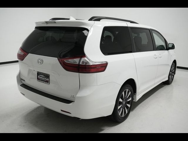 2019 Toyota Sienna LE