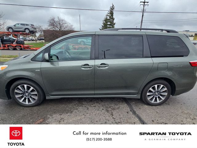 2019 Toyota Sienna LE