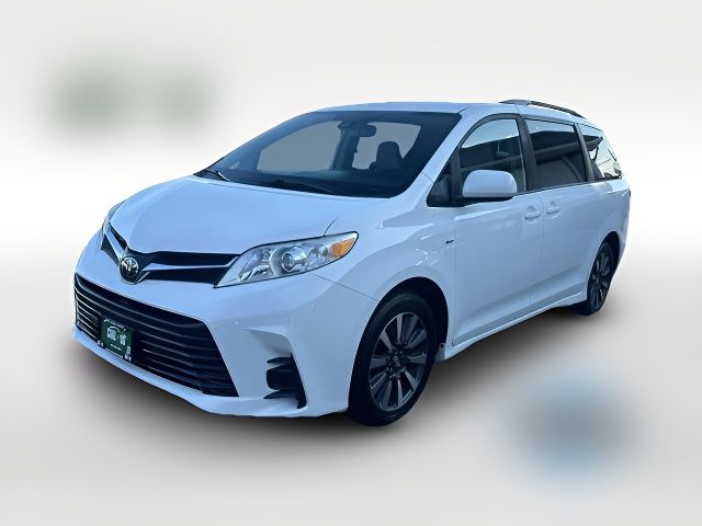 2019 Toyota Sienna LE