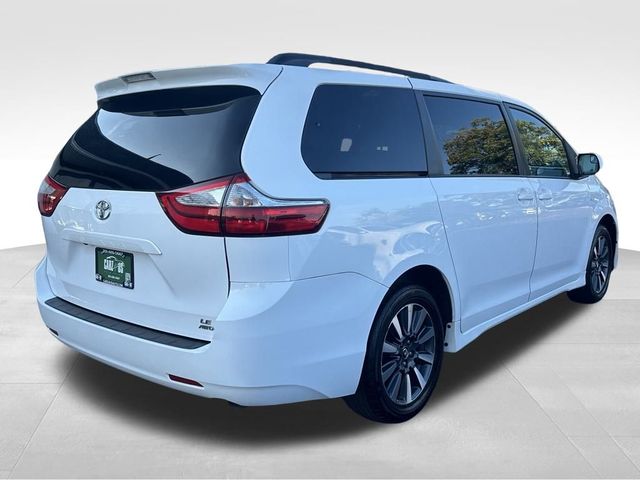 2019 Toyota Sienna LE