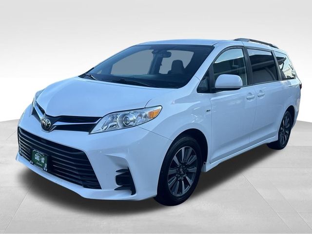 2019 Toyota Sienna LE