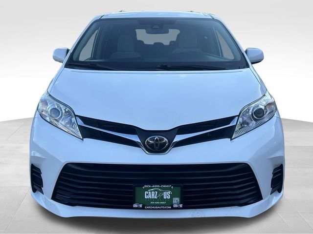 2019 Toyota Sienna LE