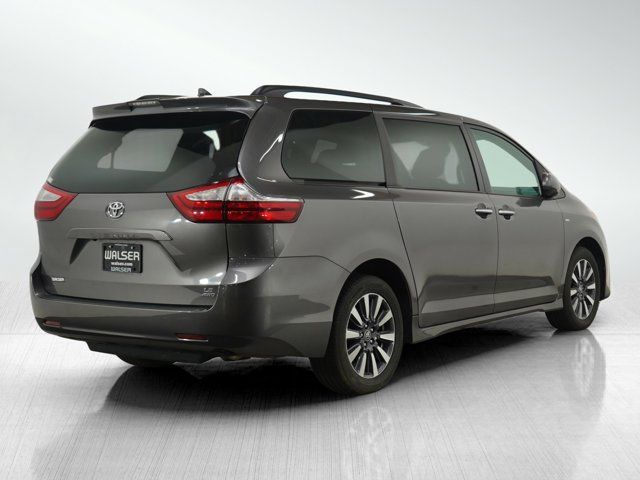 2019 Toyota Sienna LE