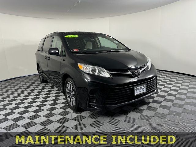 2019 Toyota Sienna LE