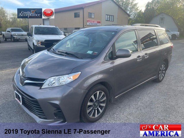 2019 Toyota Sienna LE