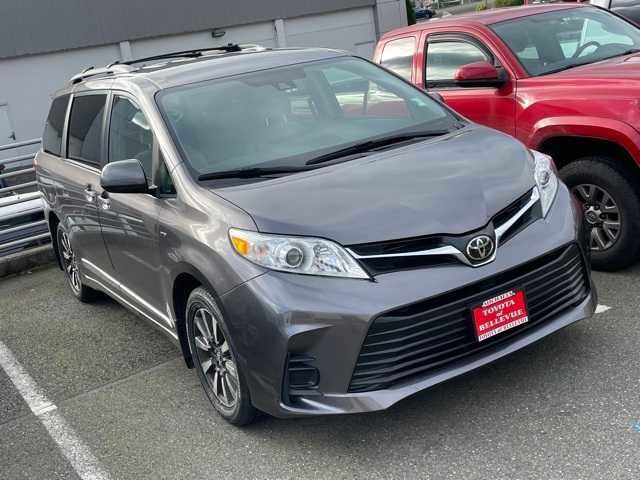 2019 Toyota Sienna LE