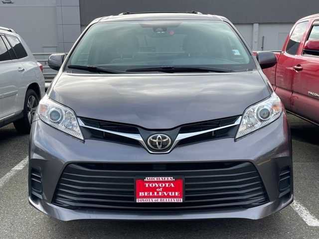 2019 Toyota Sienna LE