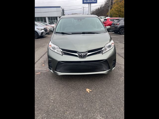 2019 Toyota Sienna LE