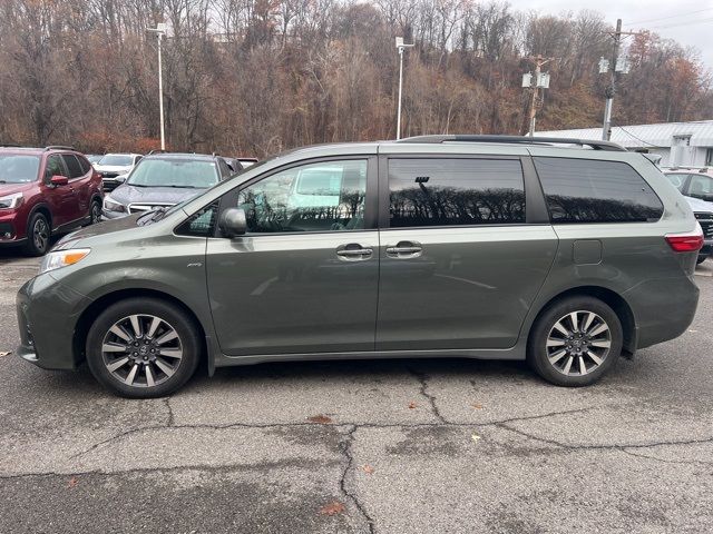 2019 Toyota Sienna LE