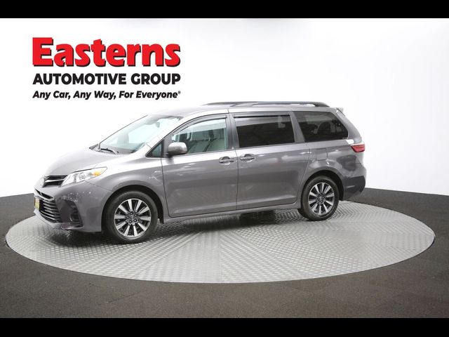 2019 Toyota Sienna LE
