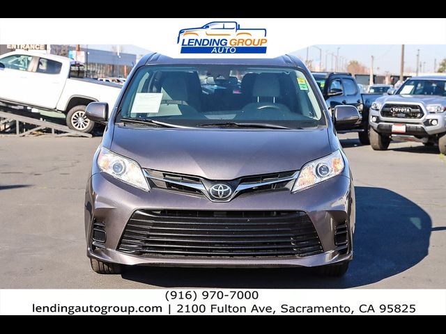 2019 Toyota Sienna LE