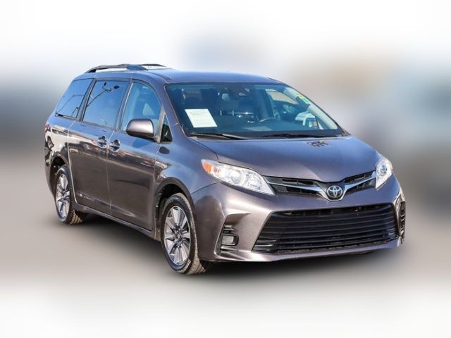 2019 Toyota Sienna LE