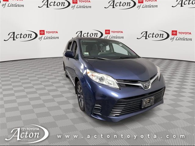 2019 Toyota Sienna LE