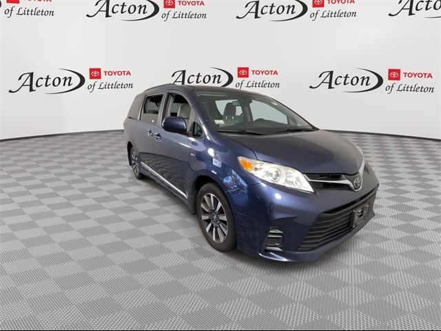 2019 Toyota Sienna LE