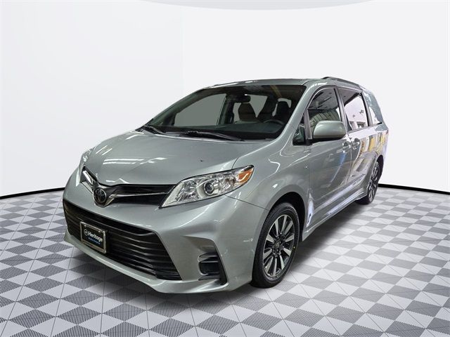 2019 Toyota Sienna LE