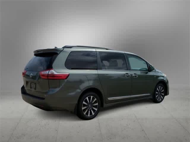 2019 Toyota Sienna LE