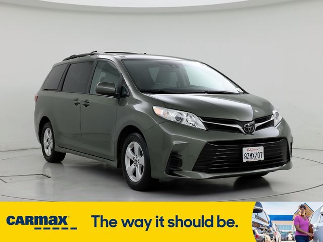 2019 Toyota Sienna LE