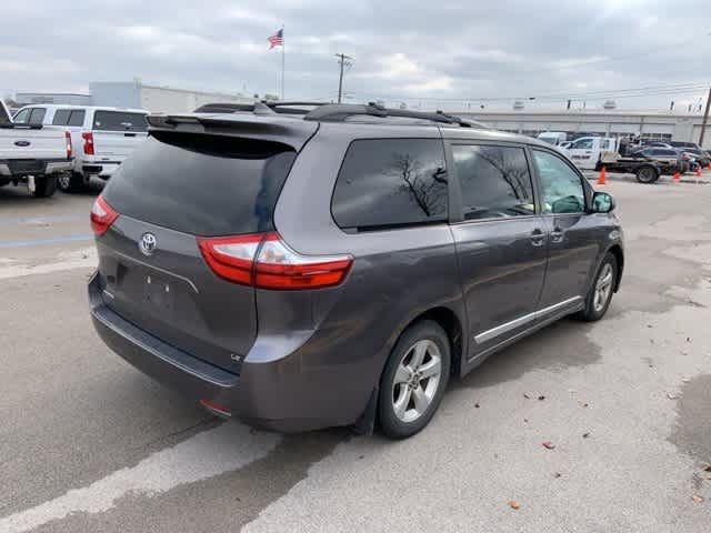 2019 Toyota Sienna LE