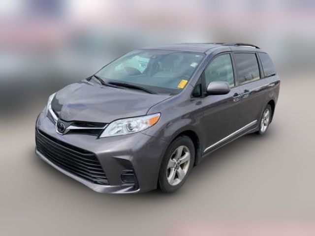 2019 Toyota Sienna LE