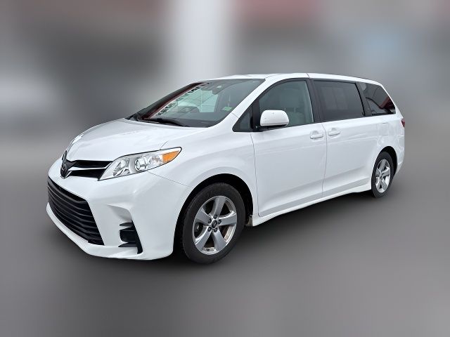 2019 Toyota Sienna LE