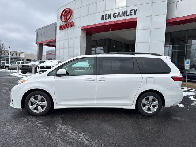 2019 Toyota Sienna LE