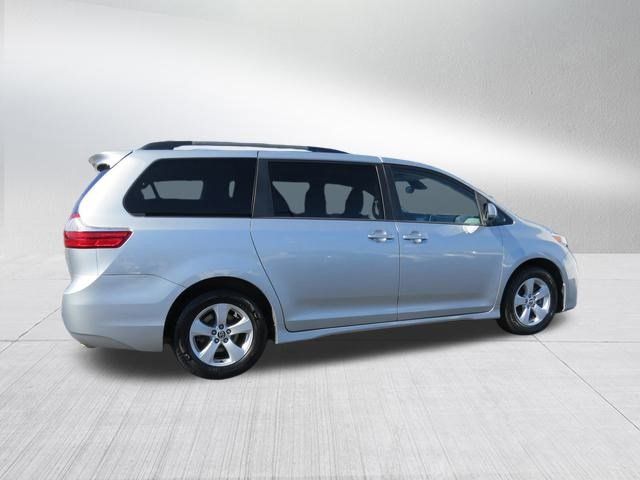 2019 Toyota Sienna LE